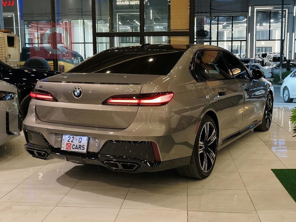 بي ام دبليو الفئة 7